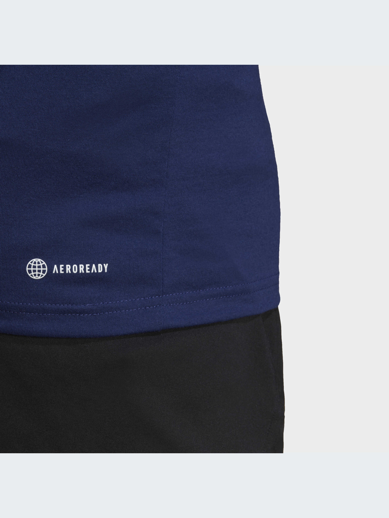 Спортивная футболка Adidas модель IB8258 Спортивная футболка Adidas модель IB8258 Фото