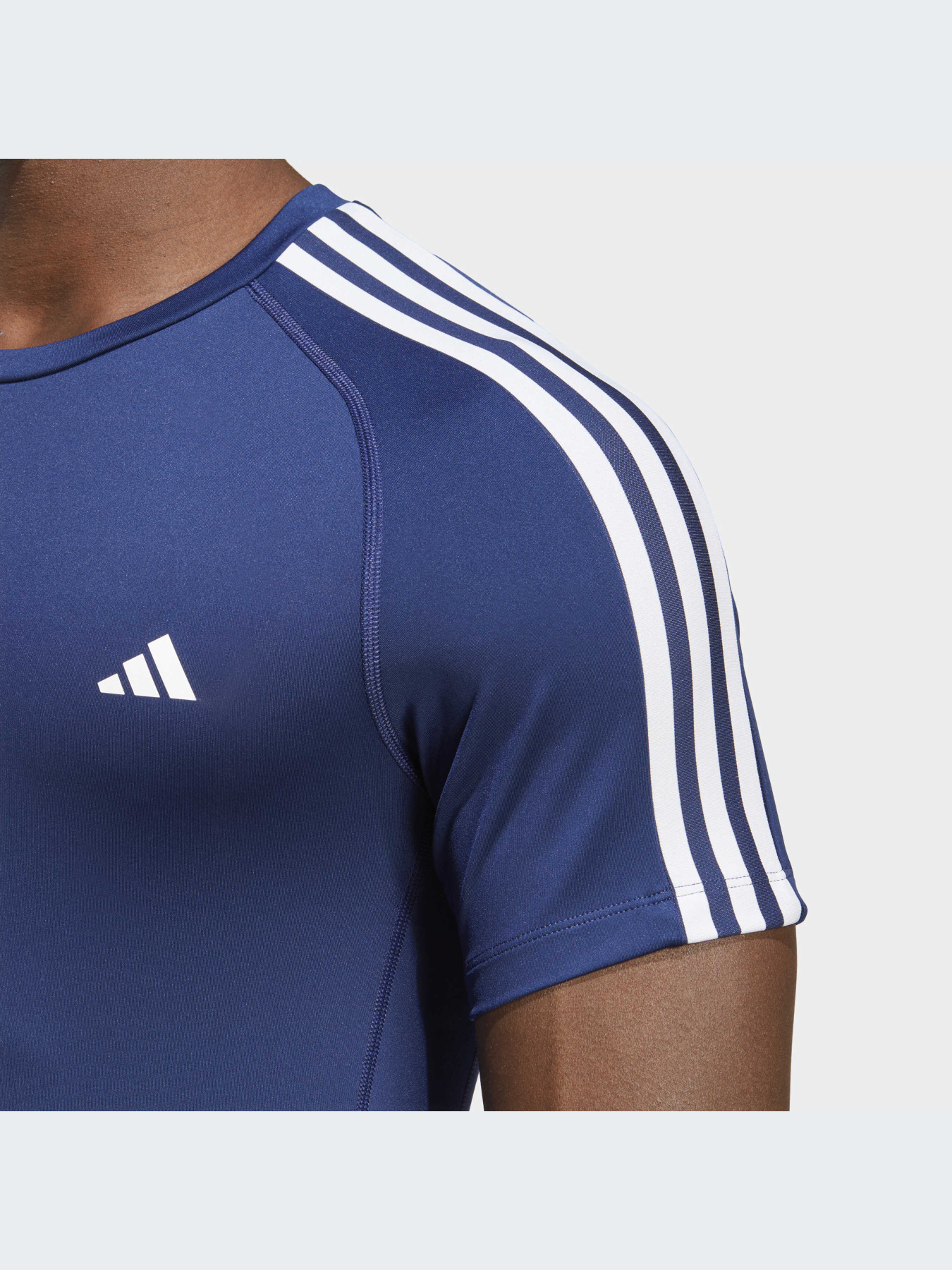 Футболка спортивная Adidas 3 Stripes модель IC2166 Фото