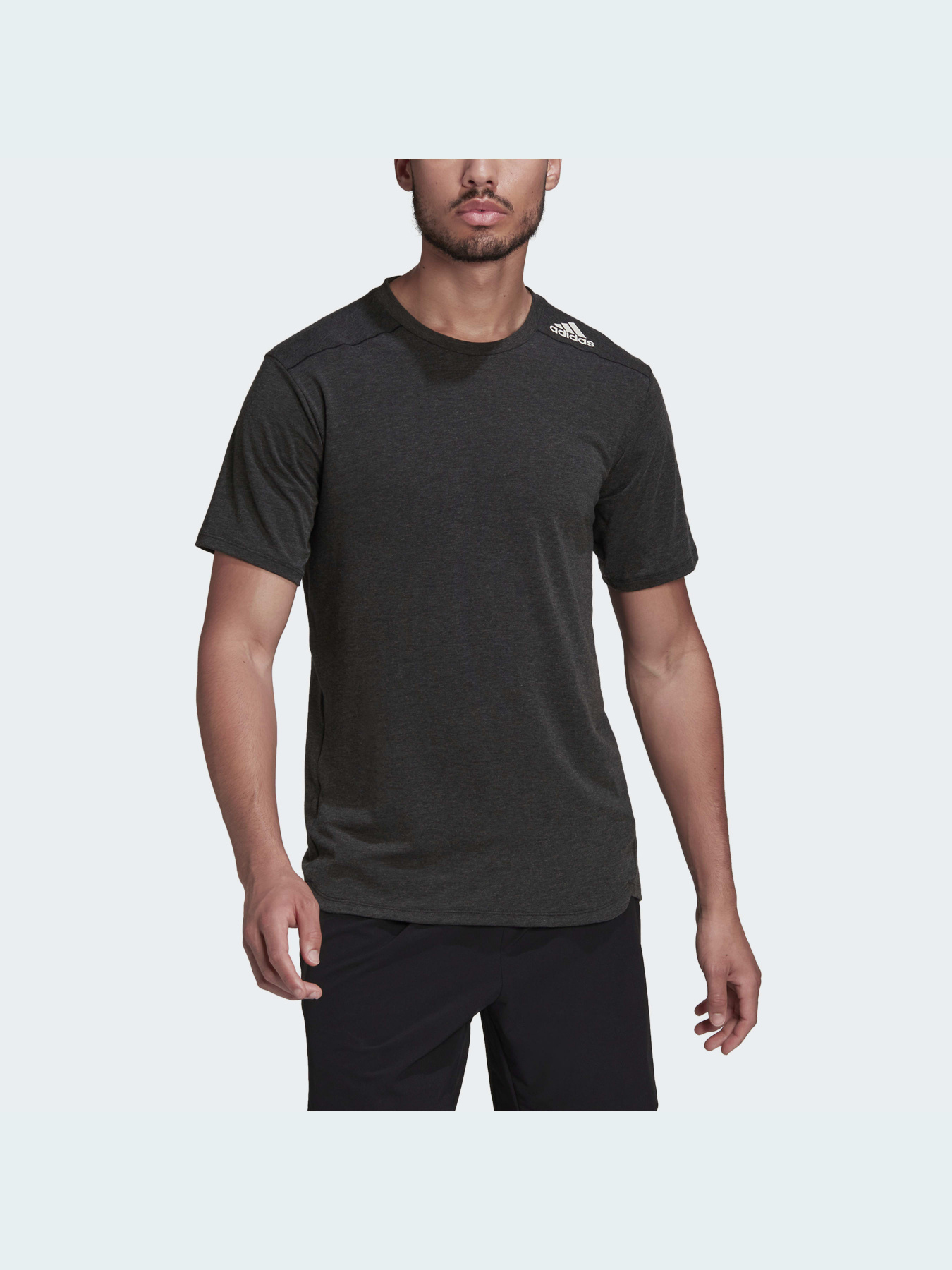 Спортивная футболка Adidas модель HB9204 Спортивная футболка Adidas модель HB9204 Фото