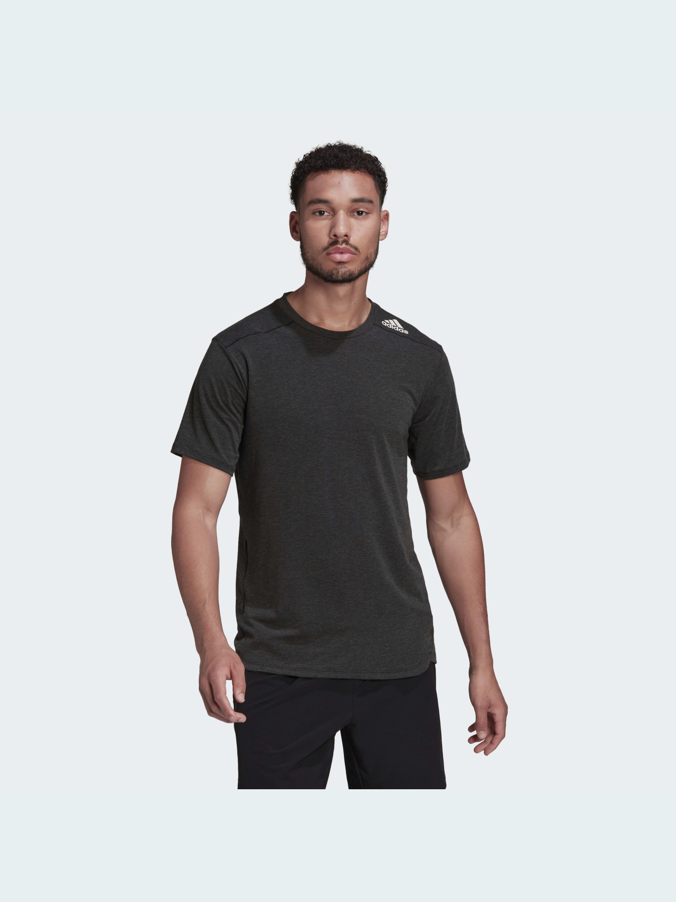 Спортивная футболка Adidas модель HB9204 Спортивная футболка Adidas модель HB9204 Фото