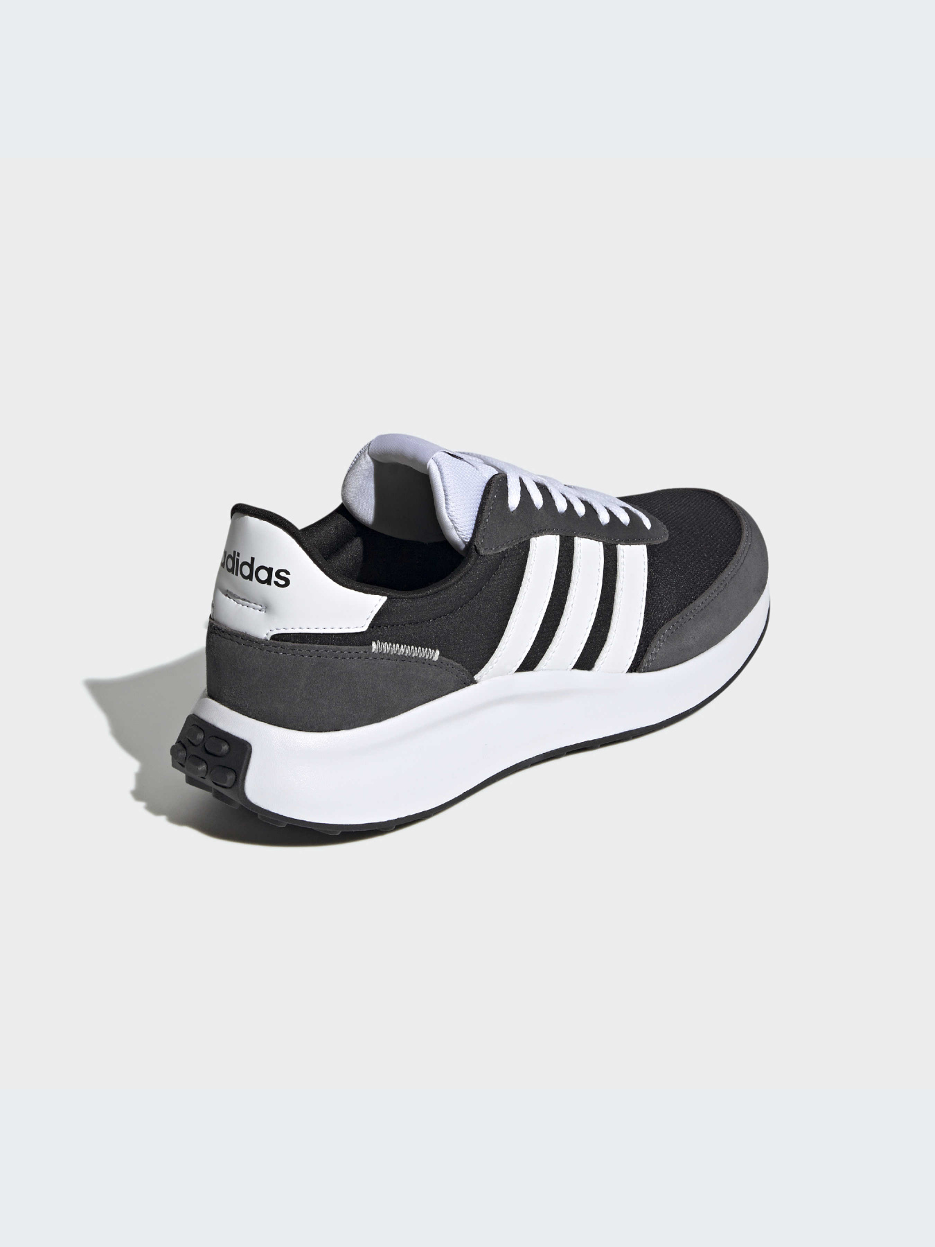 Кроссовки Adidas модель GX3090 Фото