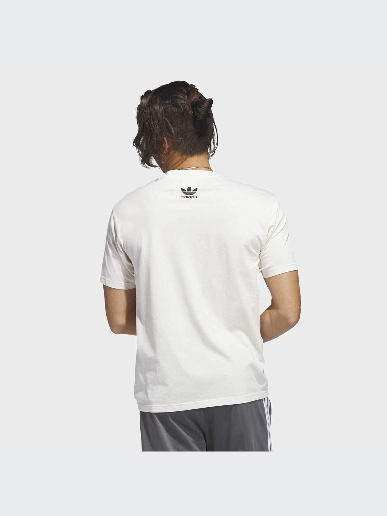 Футболка Adidas Graphics модель IC5564 Футболка Adidas Graphics модель IC5564 Фото