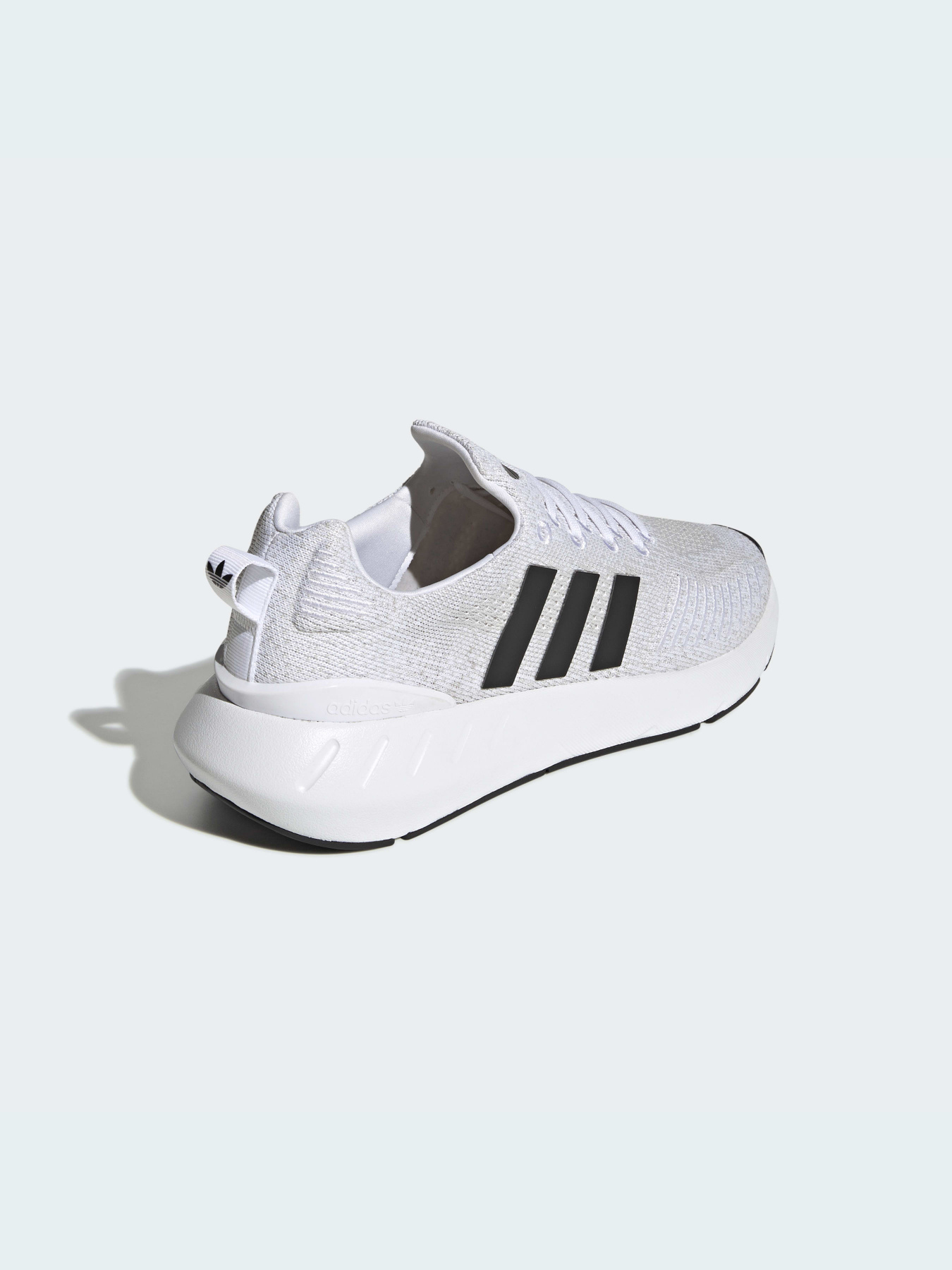 Кроссовки повседневные Adidas Swift модель GY3047 Кроссовки повседневные Adidas Swift модель GY3047 Фото