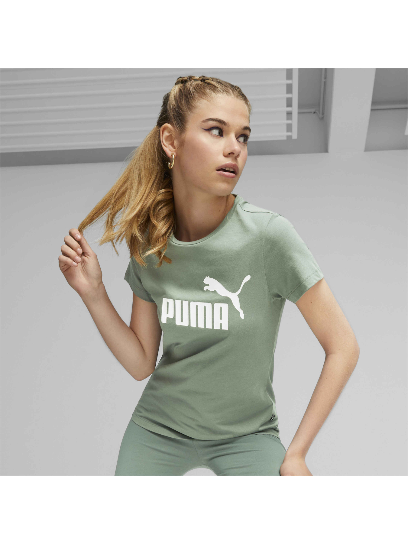 Футболка PUMA Ess Logo Tee модель 586775 Фото