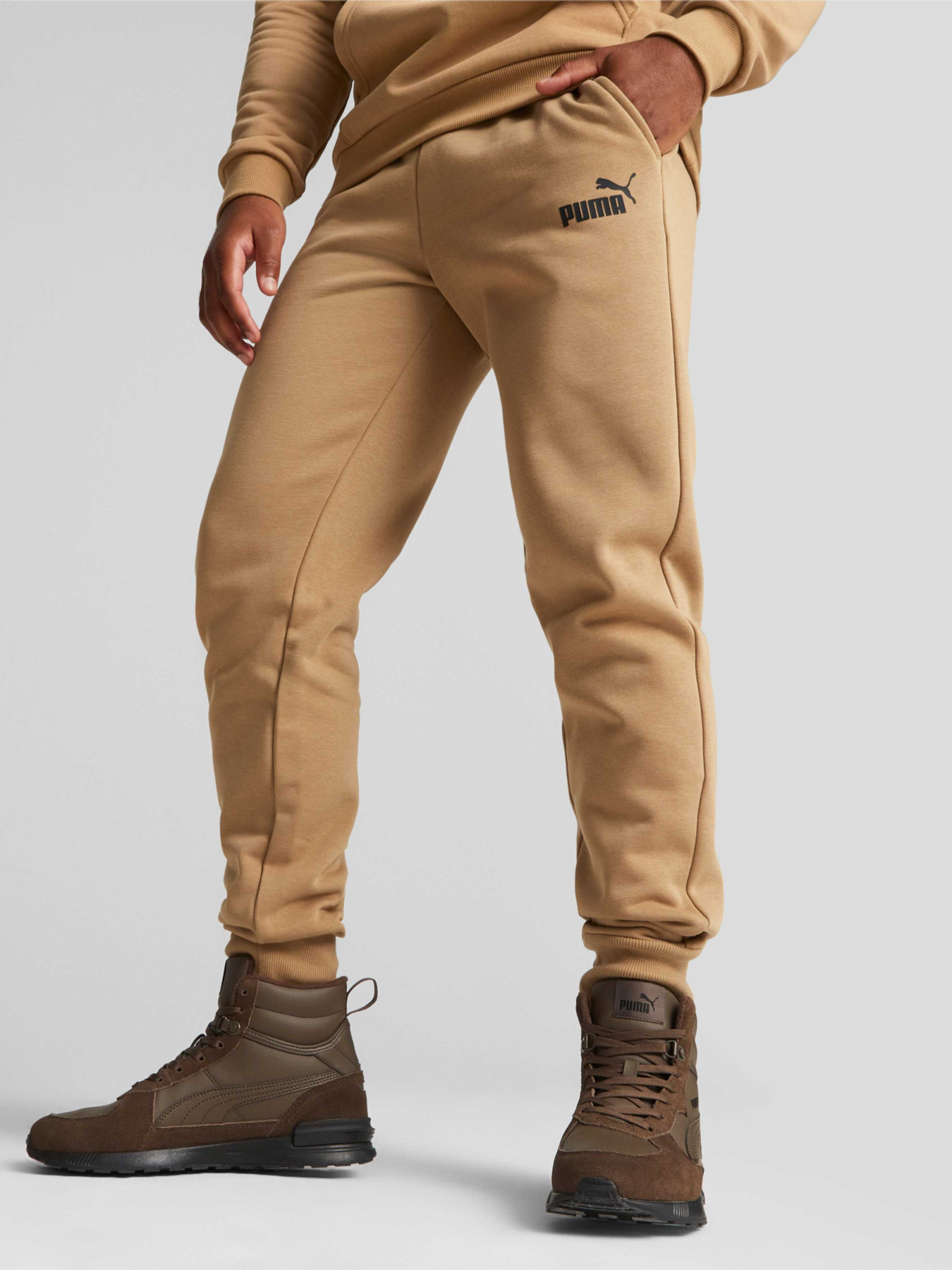 Штани спортивні PUMA Ess Logo Pants модель 586715 Фото