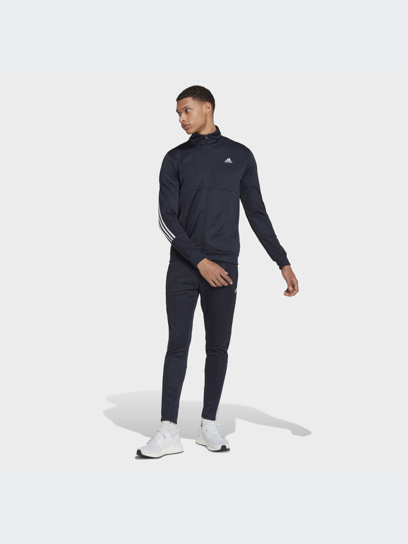 Повседневный костюм Adidas модель HK4467 Фото