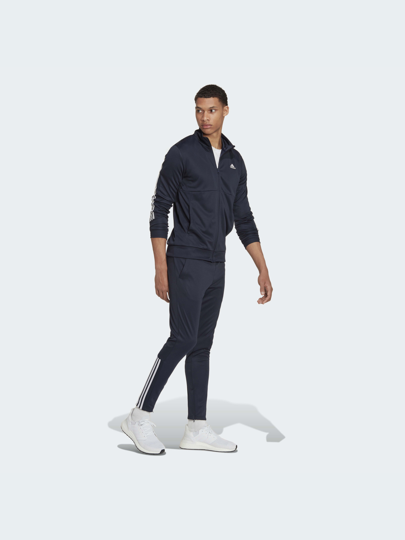 Повседневный костюм Adidas модель HK4467 Фото