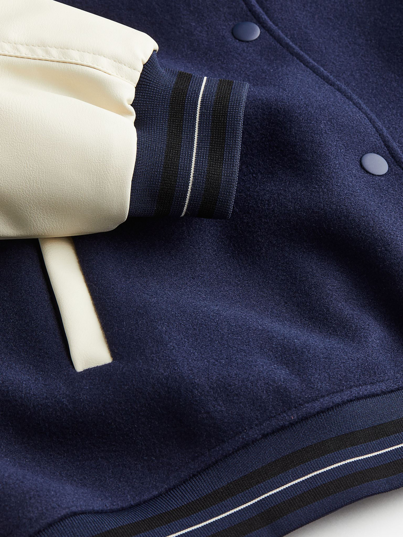 Бомбер H&M модель 68569 Бомбер H&M модель 68569 Фото