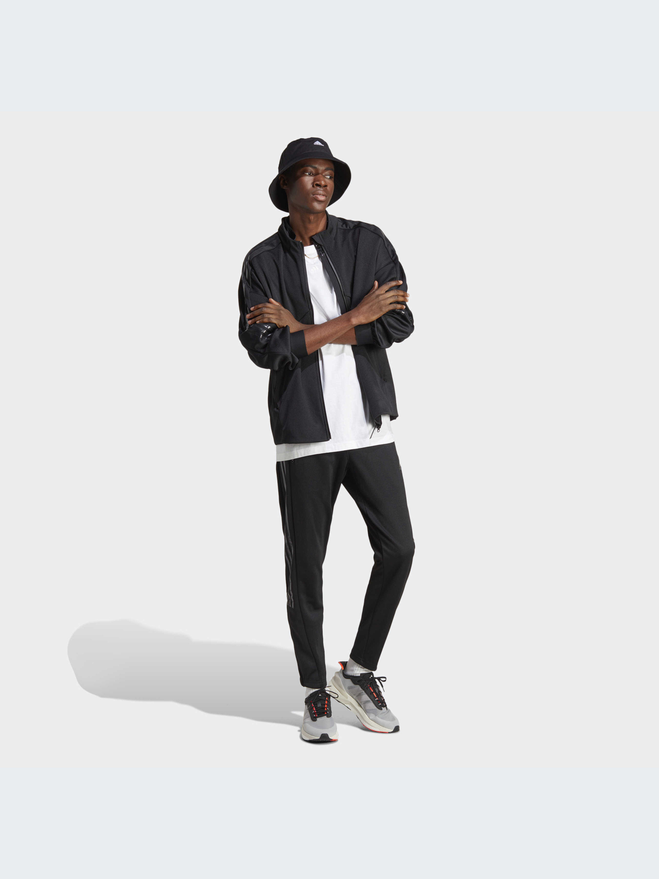 Куртки и дубленки Adidas Tiro модель HY3785 Фото