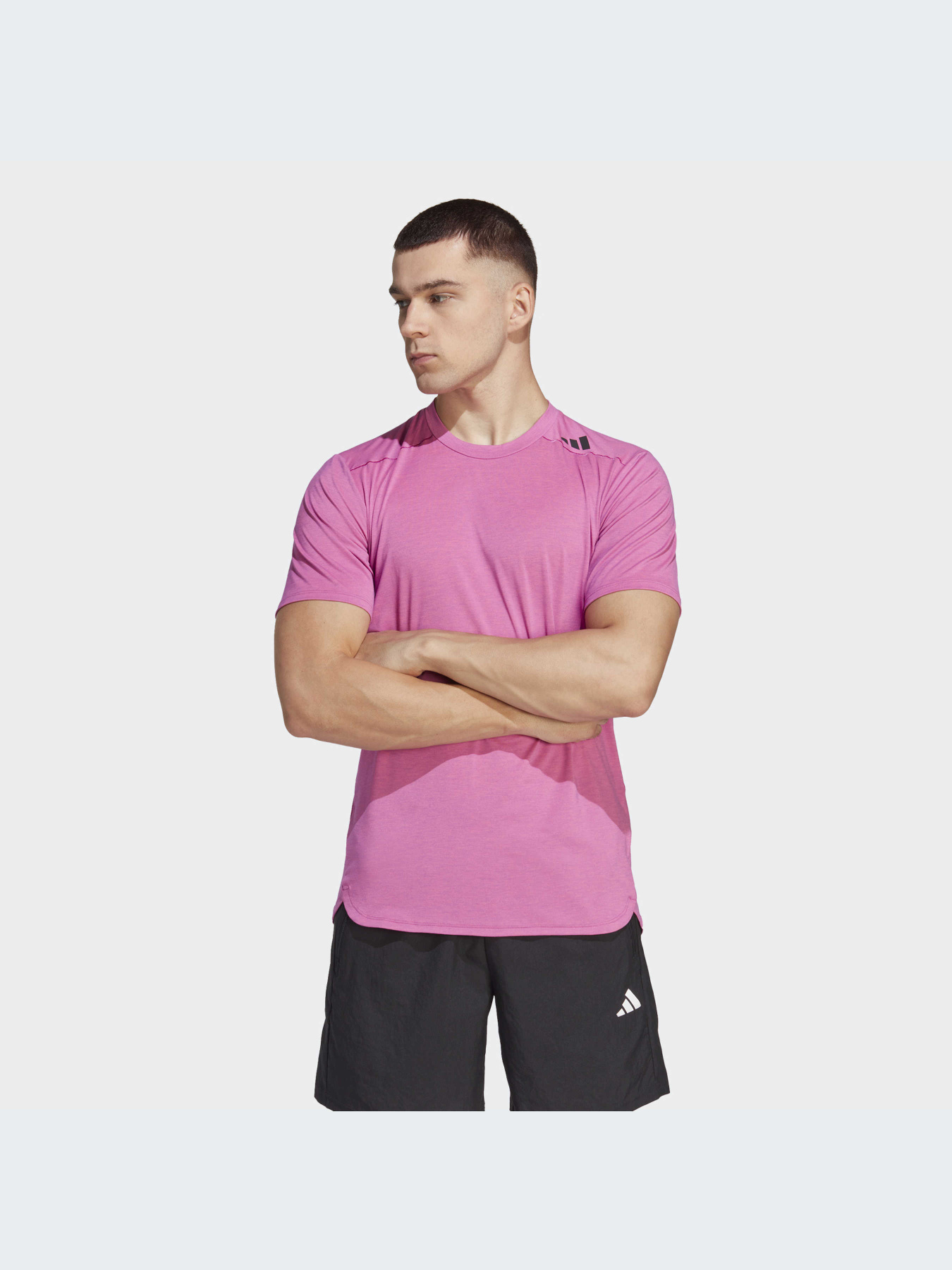 Спортивная футболка Adidas модель IB9107 Спортивная футболка Adidas модель IB9107 Фото