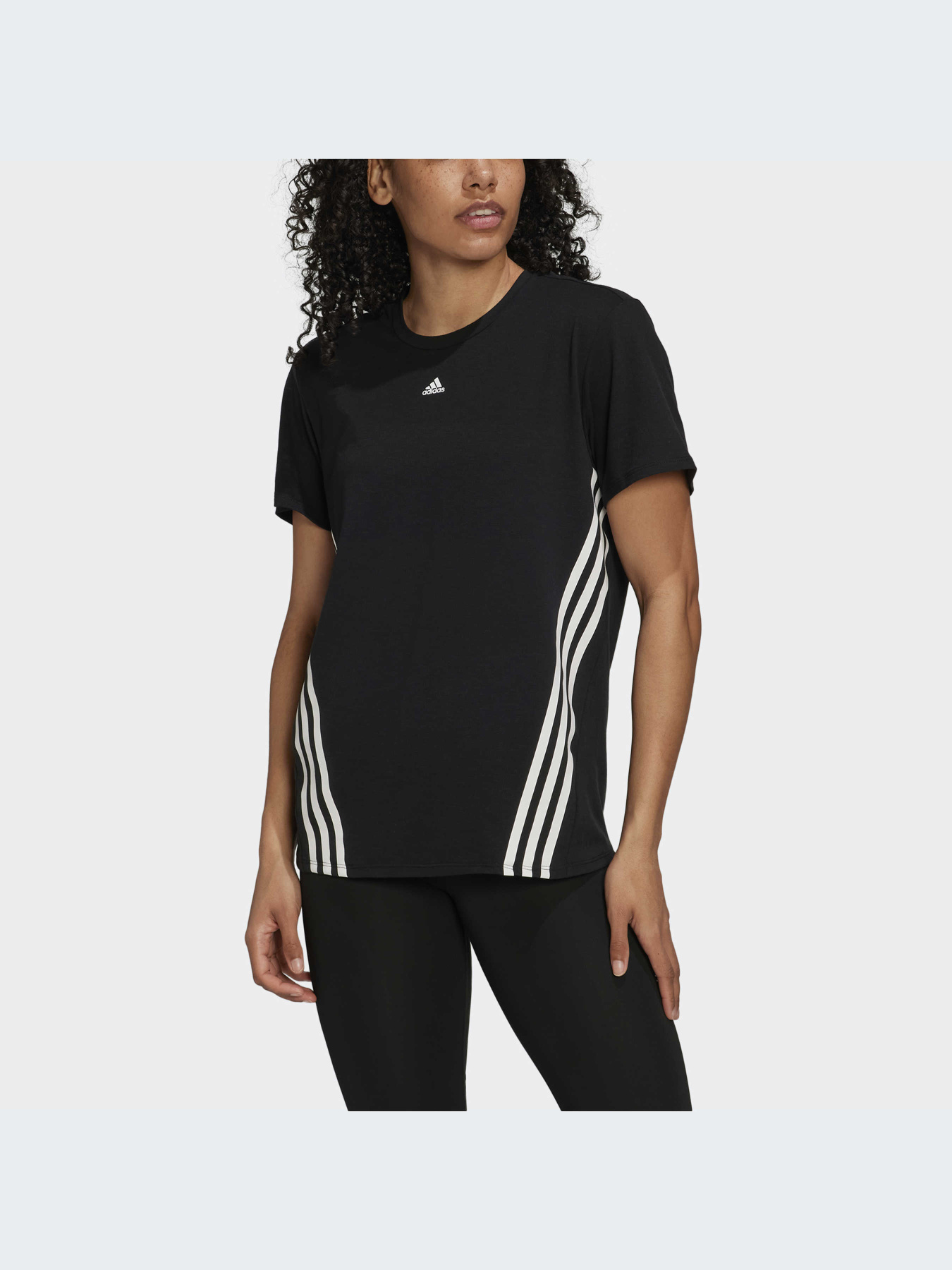 Спортивная футболка Adidas 3 Stripes модель HK6975 Спортивная футболка Adidas 3 Stripes модель HK6975 Фото