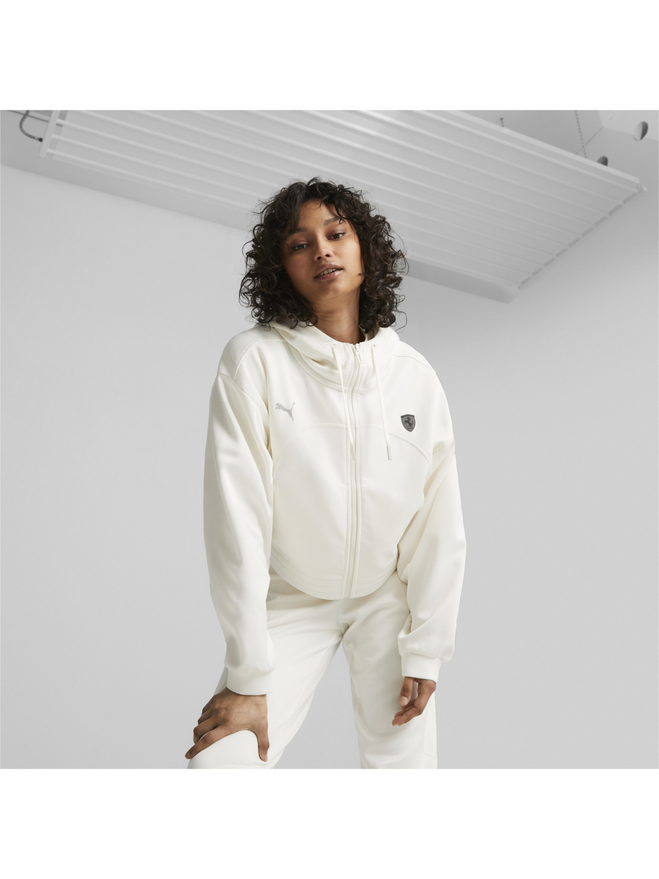 Спортивна кофта PUMA Ferrari Style Hd Swt Jkt Wmn модель 620992 Фото