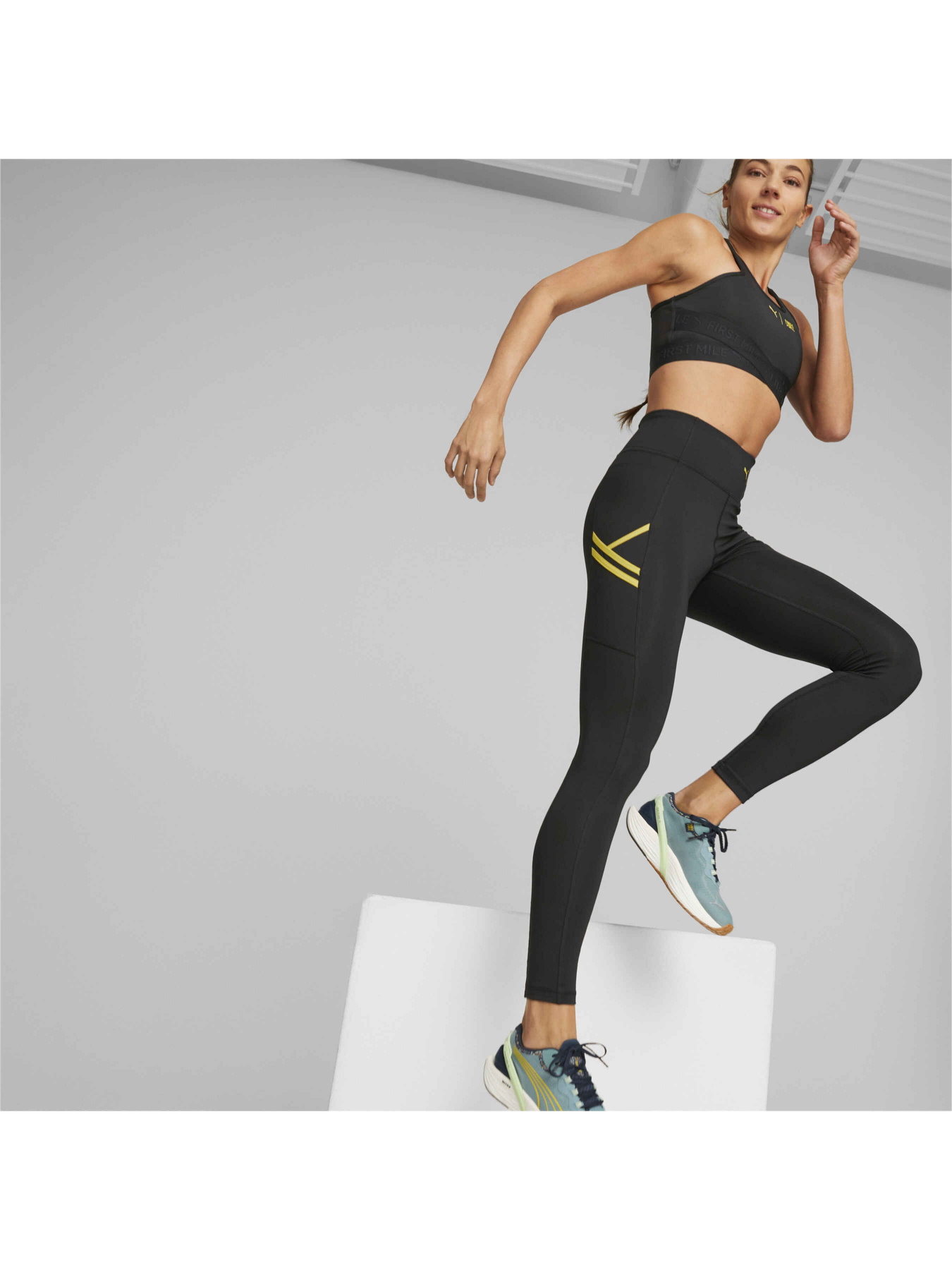 Леггинсы спортивные PUMA W First Mile 7/8 Tight модель 523213 Фото