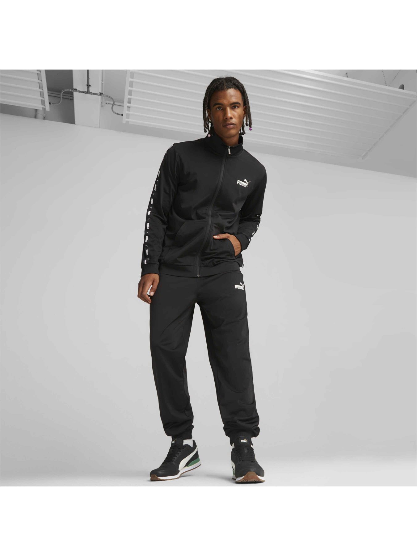 Спортивный костюм PUMA Tape Poly Suit модель 677429 Фото