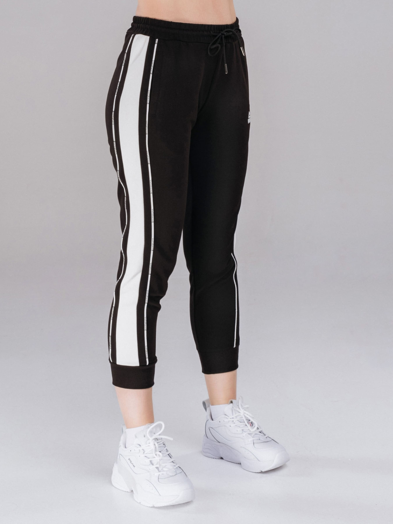 Штаны спортивные Peak модель FW303442-BLA Штаны спортивные Peak модель FW303442-BLA Фото