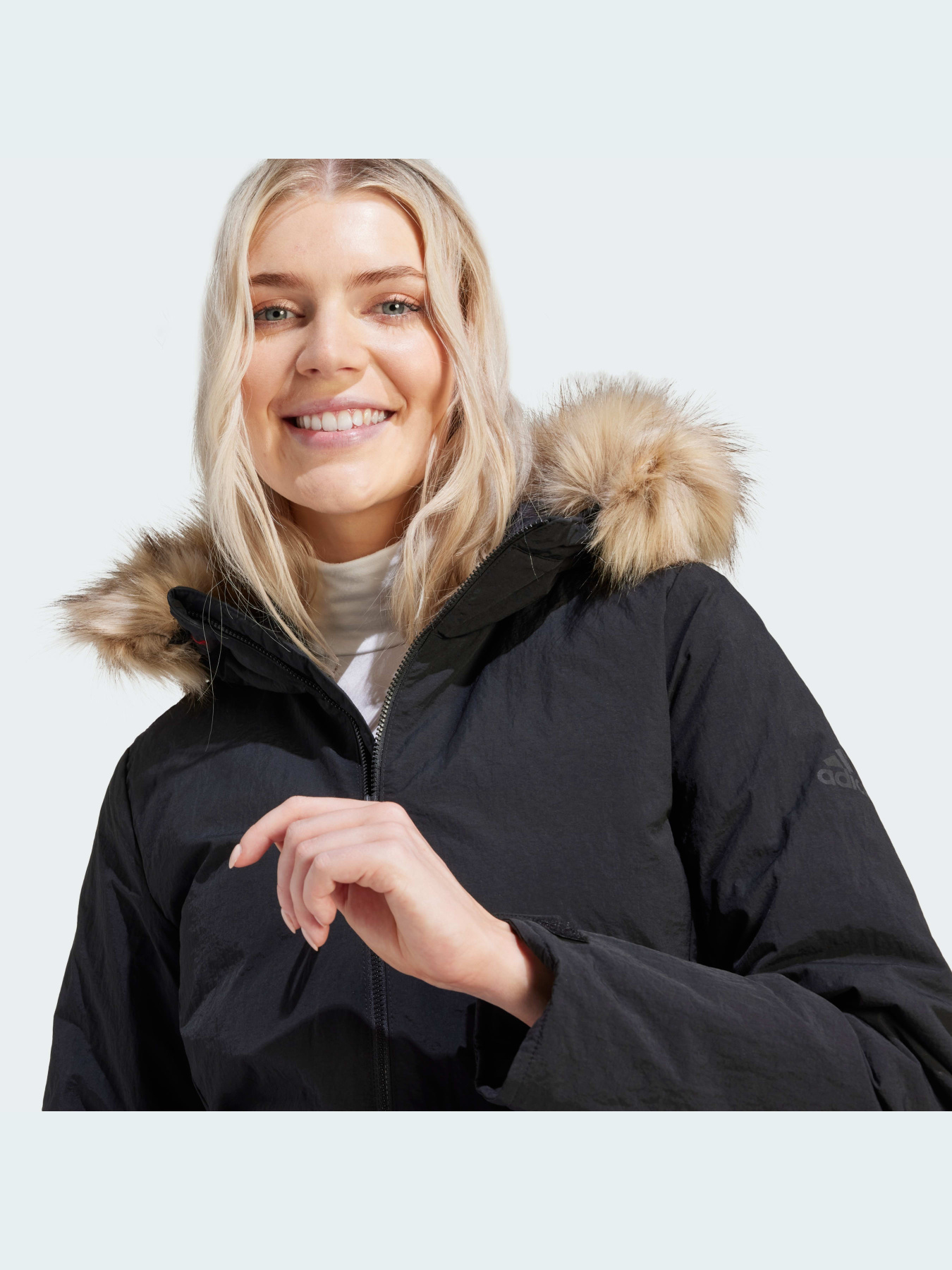 Зимняя куртка Adidas модель IJ8260 Фото