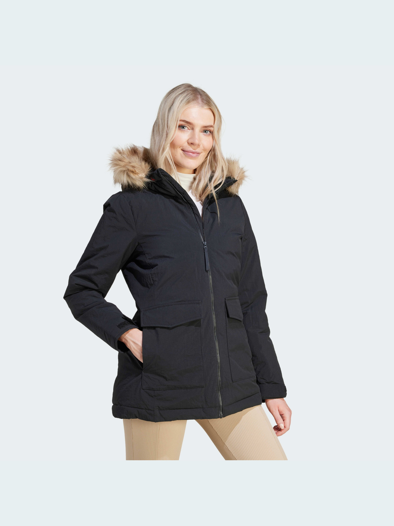 Зимняя куртка Adidas модель IJ8260 Зимняя куртка Adidas модель IJ8260 Фото