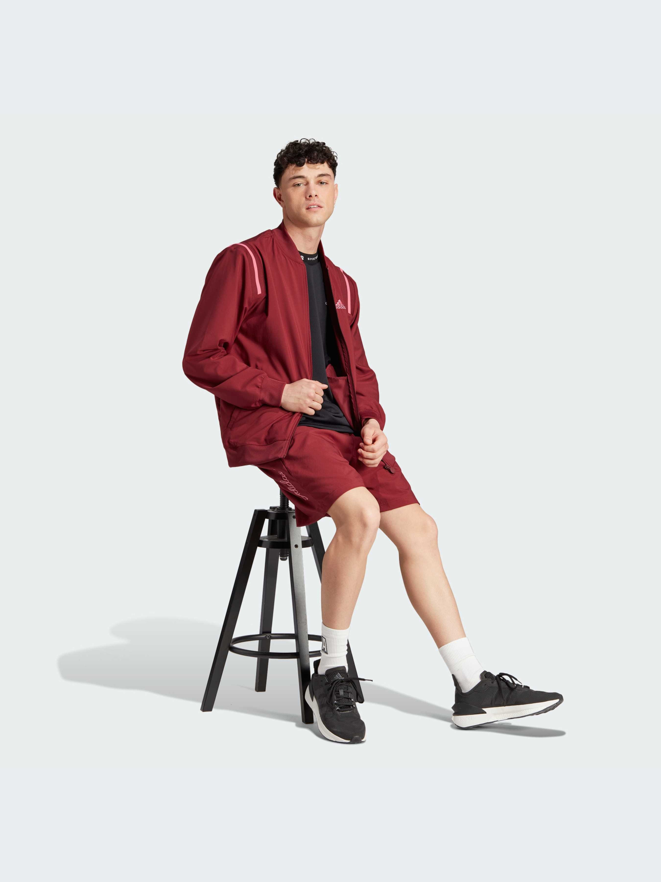 Бомбер Adidas модель HY1286 Бомбер Adidas модель HY1286 Фото