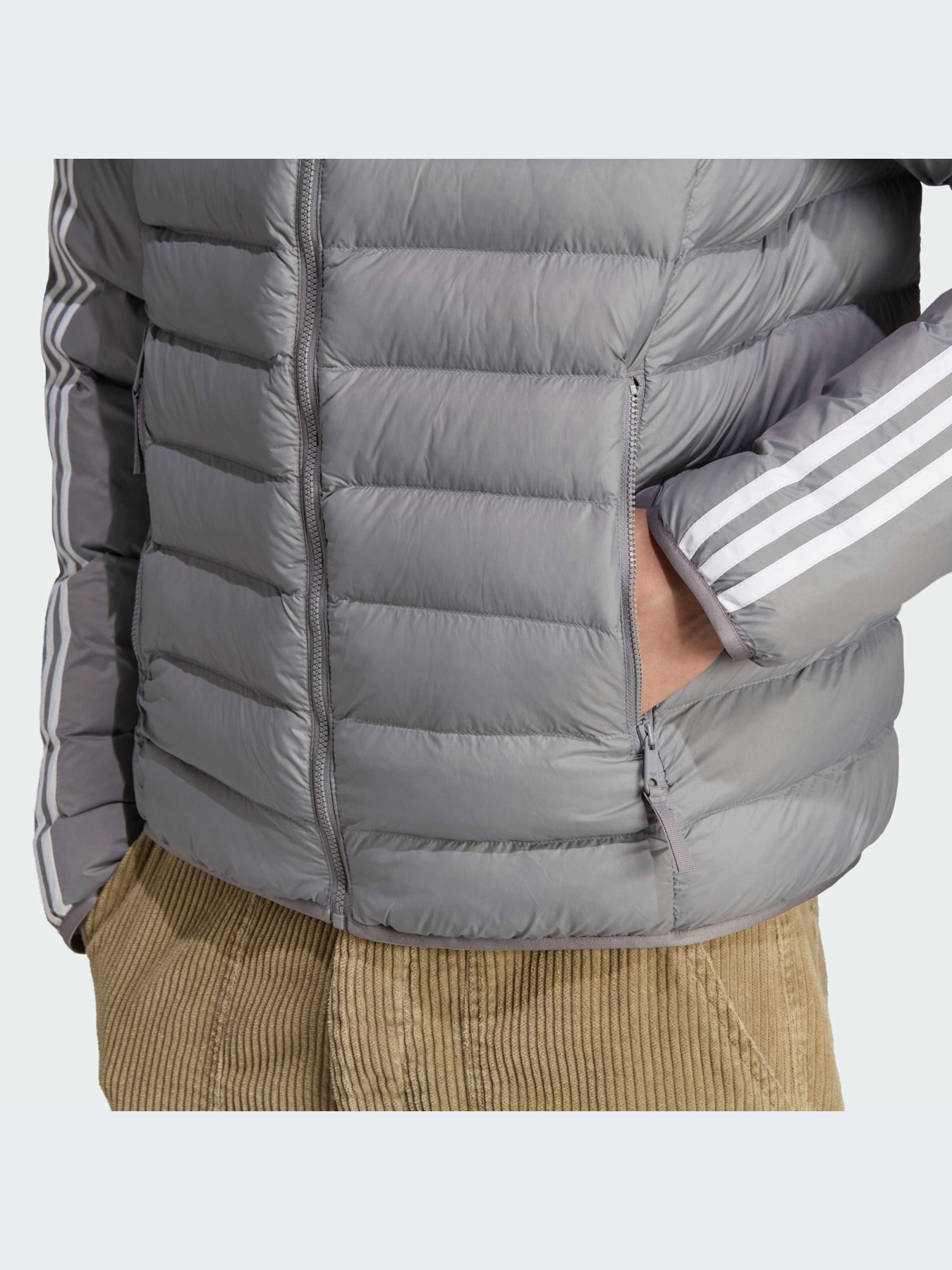 Демісезонна куртка Adidas модель HZ0689 Фото