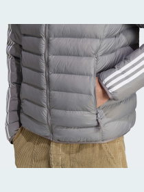 Демисезонная куртка Adidas модель HZ0689 Демисезонная куртка Adidas модель HZ0689 Фото