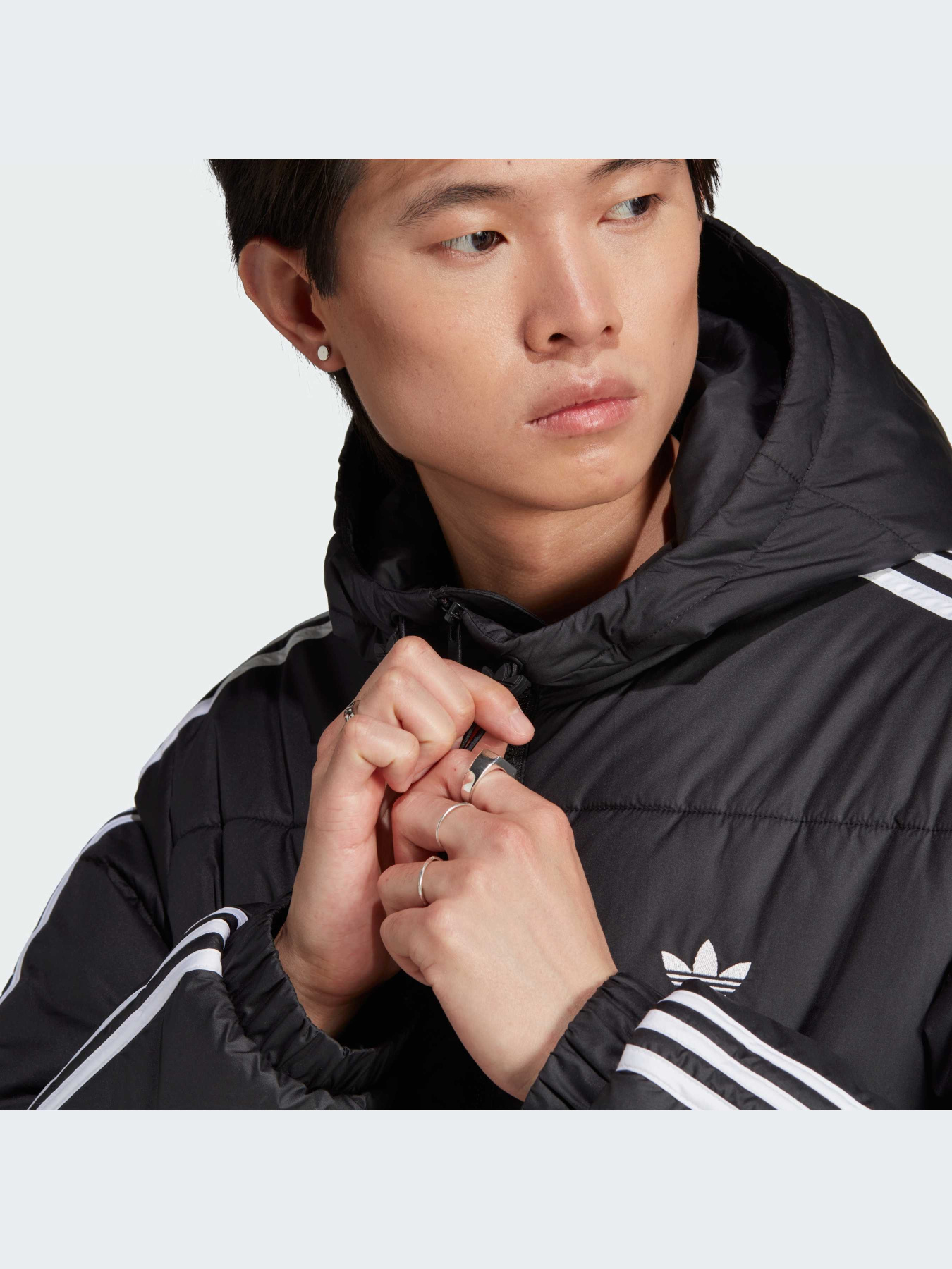 Зимняя куртка Adidas Adicolor модель HZ0684 Зимняя куртка Adidas Adicolor модель HZ0684 Фото