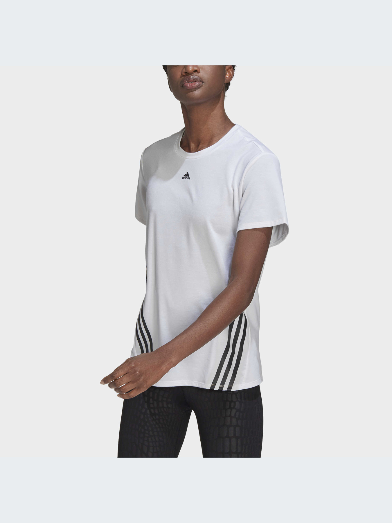 Спортивная футболка Adidas 3 Stripes модель HI1275 Спортивная футболка Adidas 3 Stripes модель HI1275 Фото