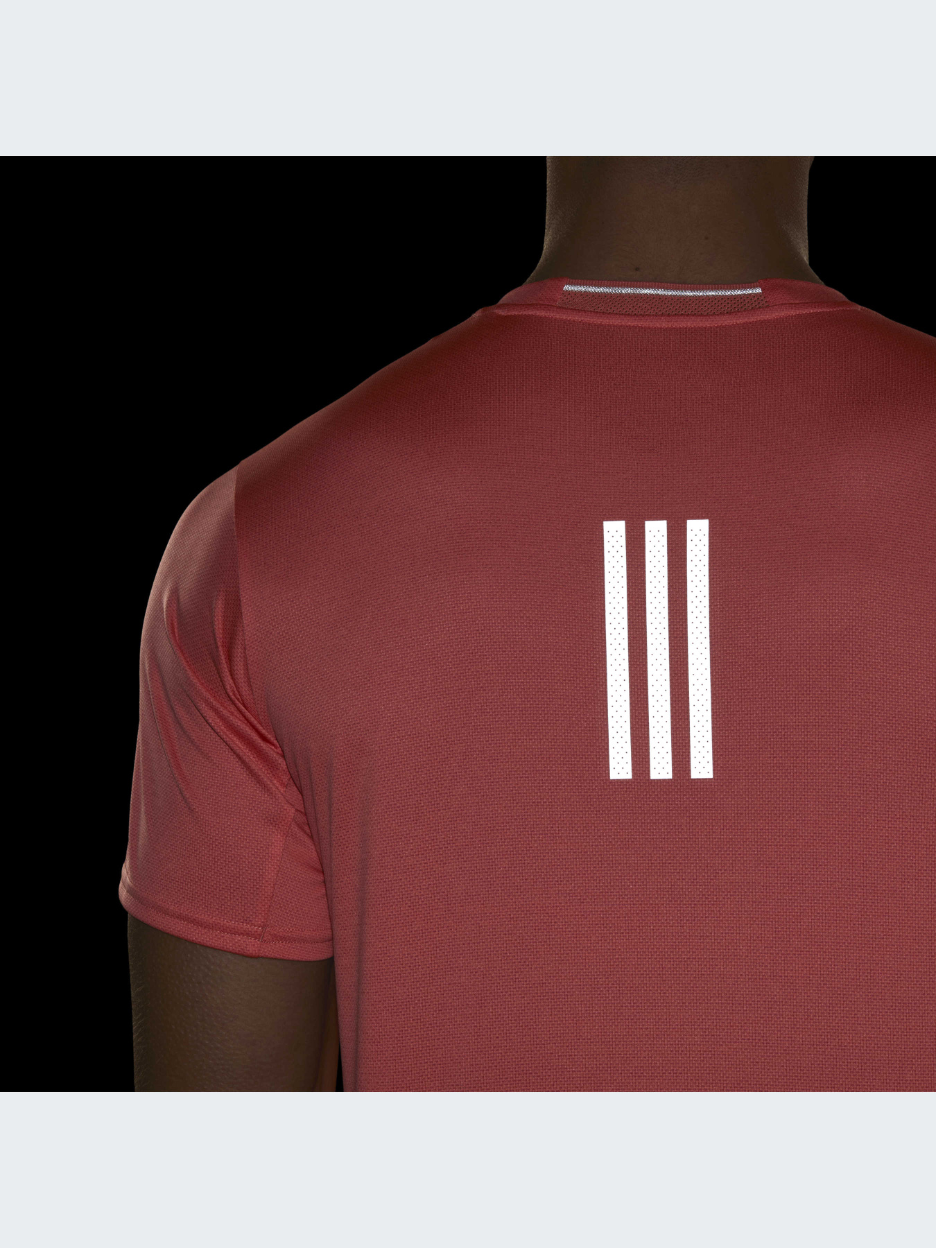 Спортивна футболка Adidas модель IB8943 Спортивна футболка Adidas модель IB8943 Фото