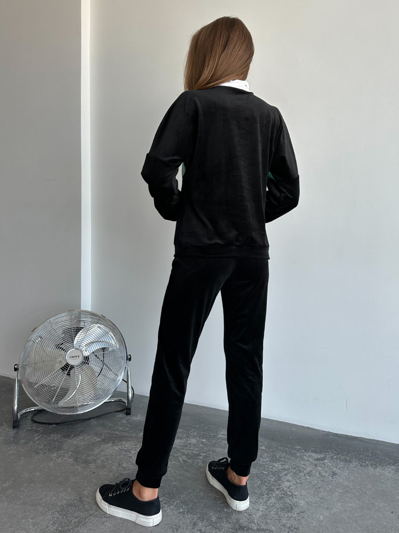 Спортивный костюм ISSA Plus модель SA-421_blackgreen Фото