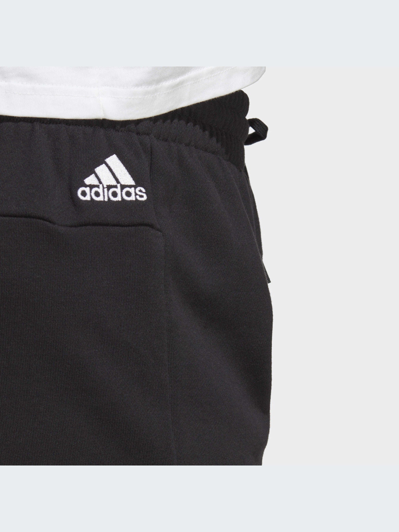 Повседневные шорты Adidas модель IB8758 Фото