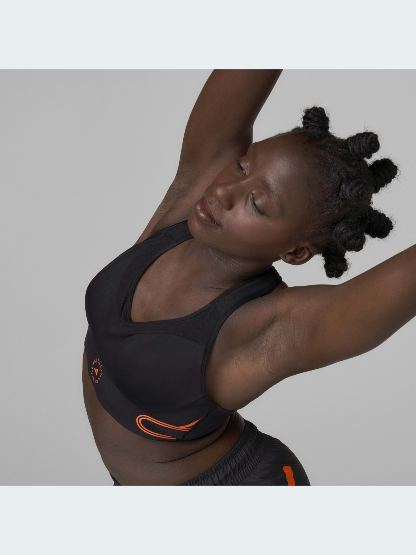 Топ спортивный Adidas модель HF8999 Фото