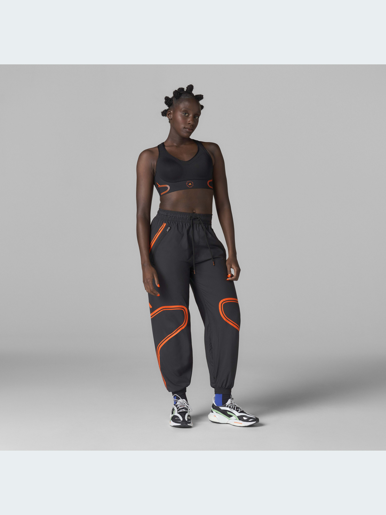 Топ спортивный Adidas модель HF8999 Фото