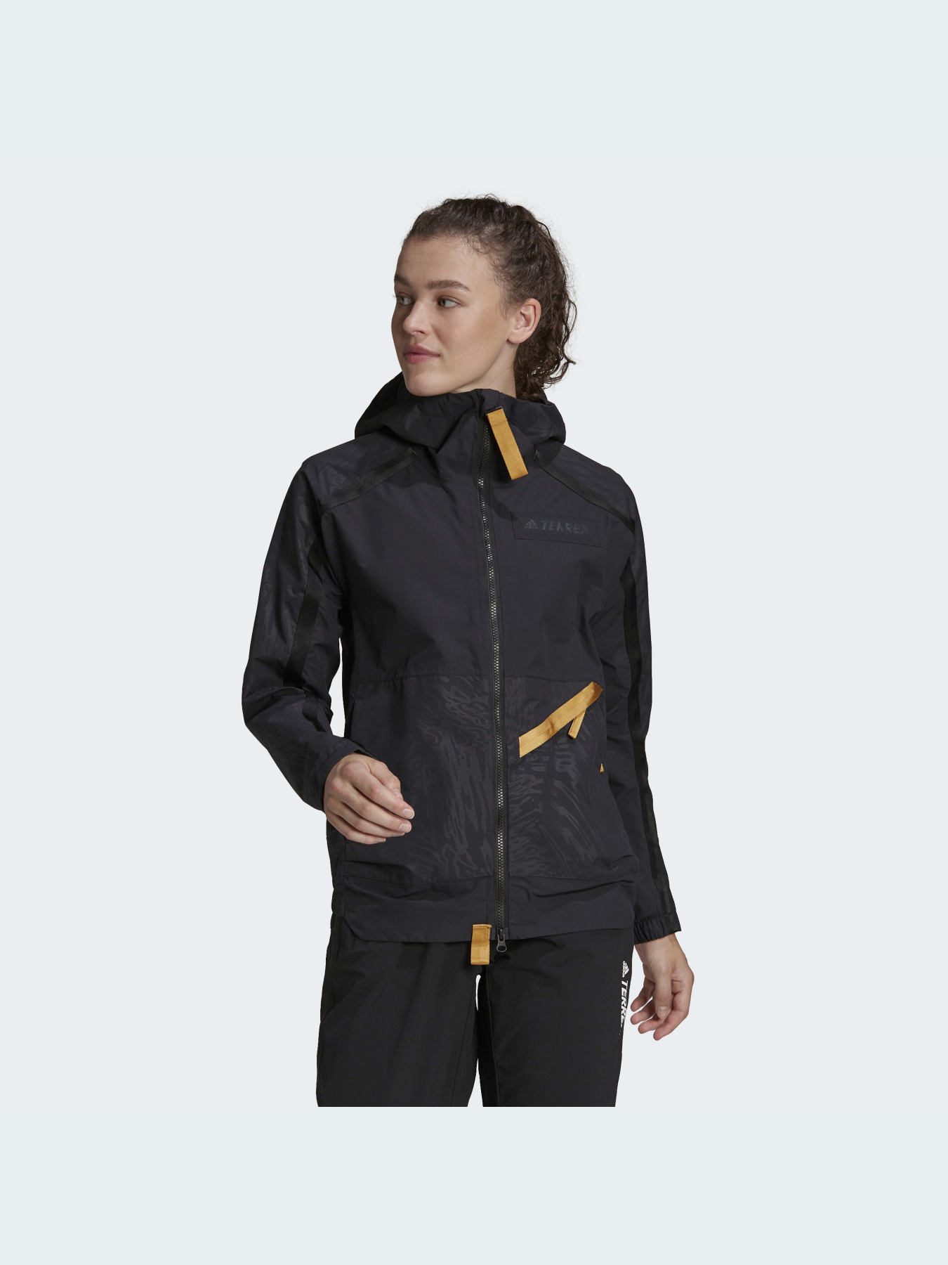 Куртки и дубленки Adidas модель HB0015 Фото