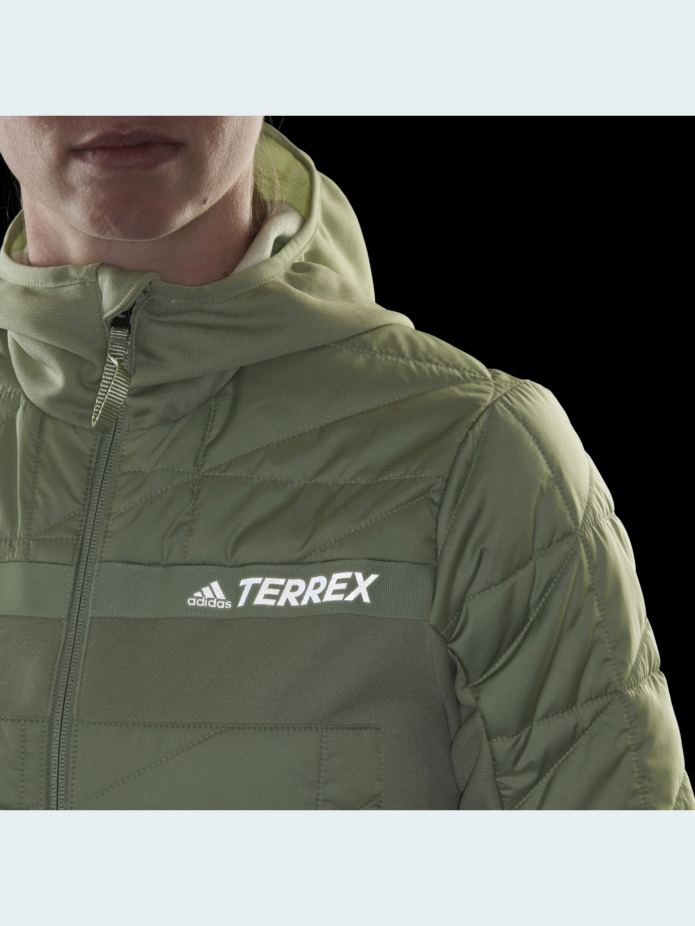 Демисезонная куртка Adidas модель HA2288 Демисезонная куртка Adidas модель HA2288 Фото