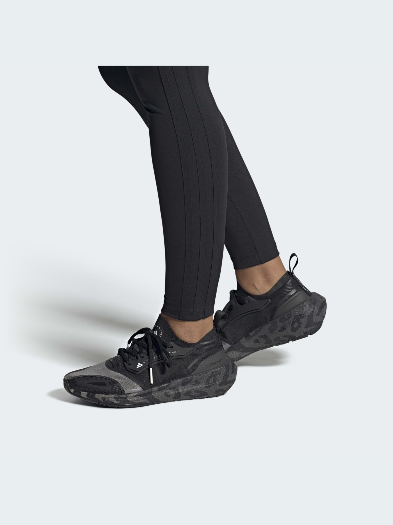 Кросівки для бігу Adidas by Stella McCartney модель HQ8666 Кросівки для бігу Adidas by Stella McCartney модель HQ8666 Фото