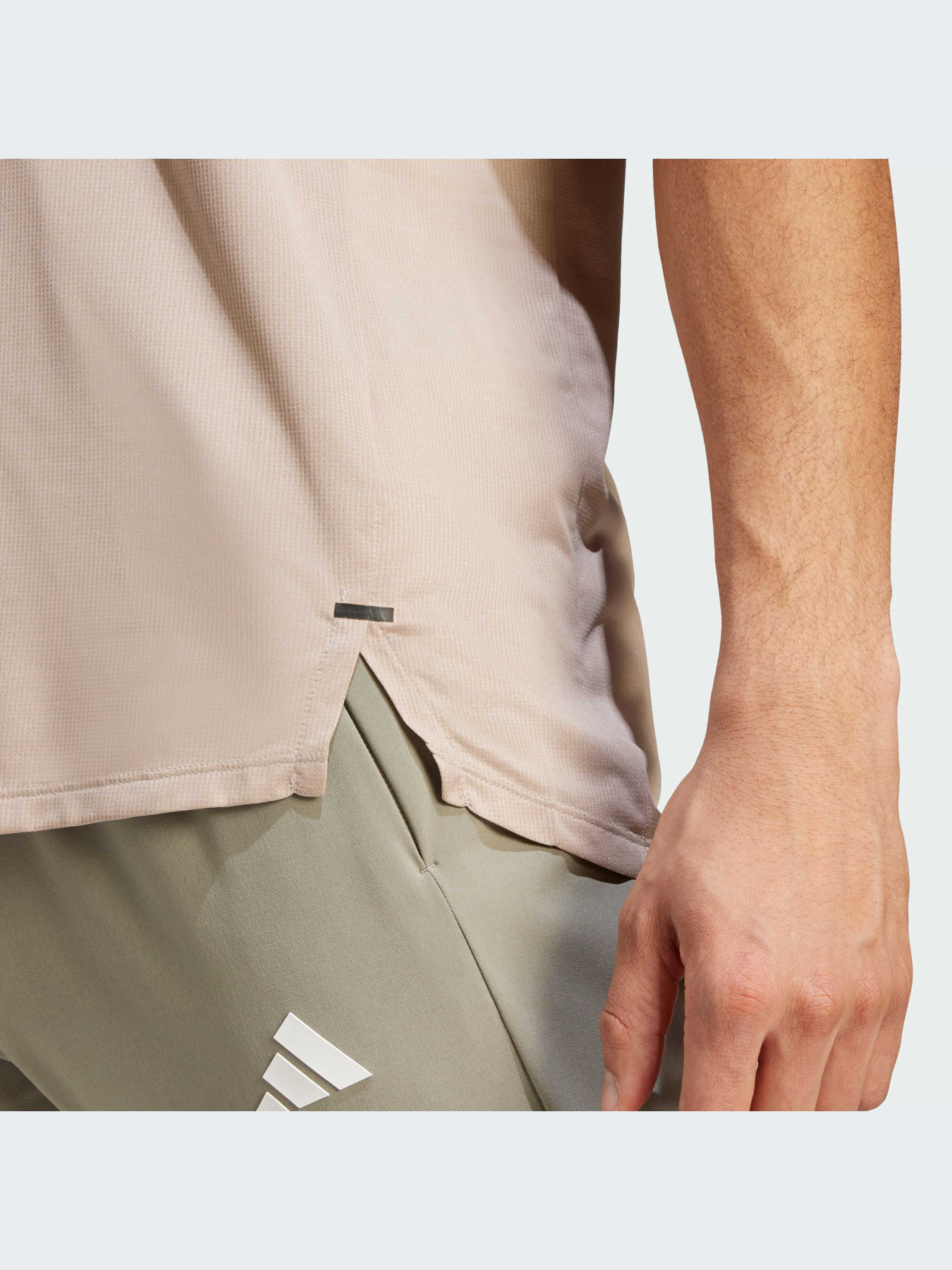 Футболка спортивная Adidas модель HY0769 Фото