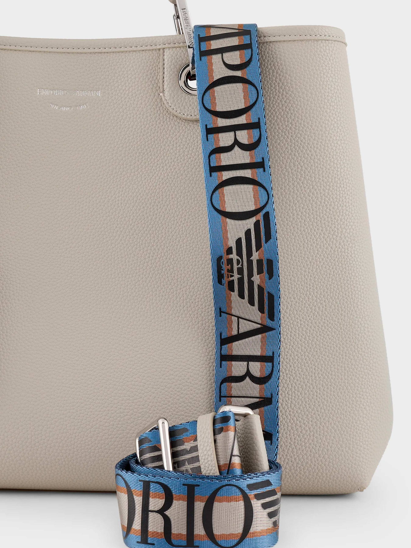 Сумки Emporio Armani модель Y3D165-YFO5E-80568 Фото