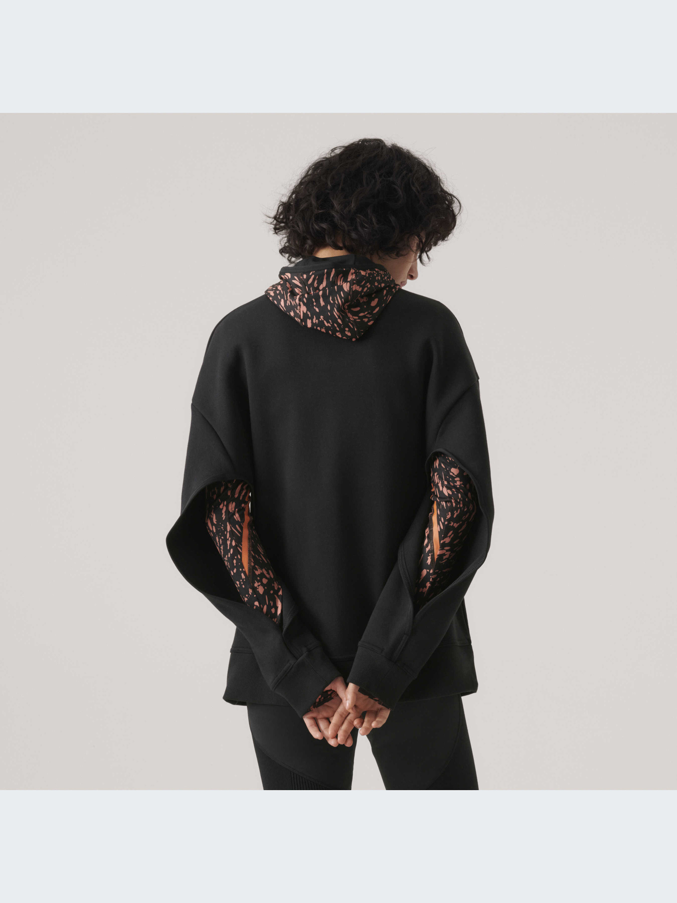 Спортивная кофта Adidas модель HR9165 Фото