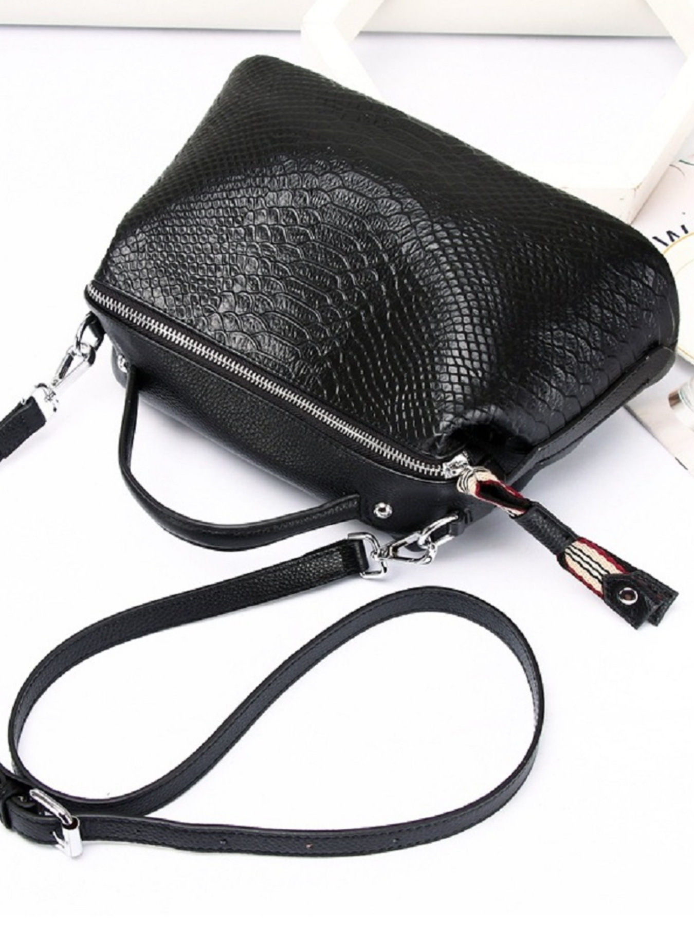 Кросс-боди RoyalBag модель B24-W-6059A Фото