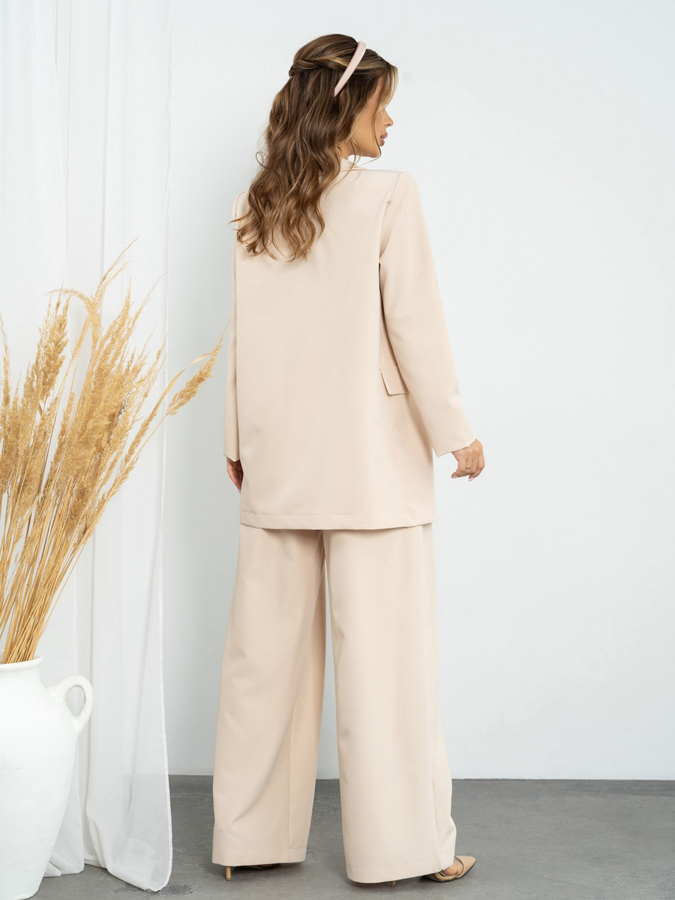 Деловой костюм ISSA Plus модель 14195_beige Фото