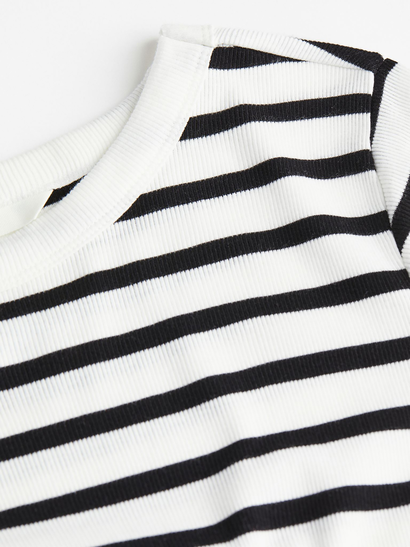 Платье миди H&M модель 68825 Платье миди H&M модель 68825 Фото