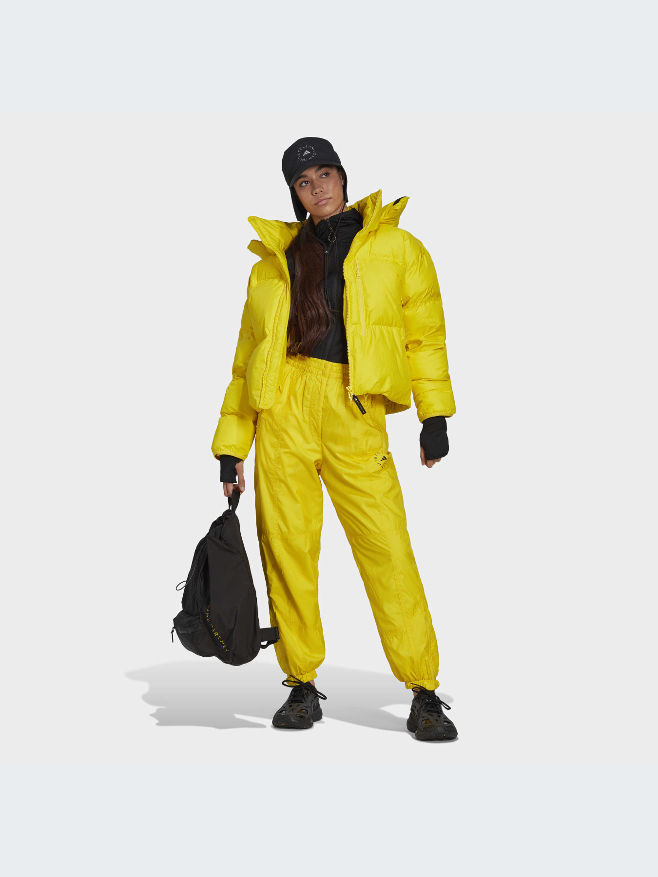 Зимняя куртка Adidas модель HG6891 Зимняя куртка Adidas модель HG6891 Фото