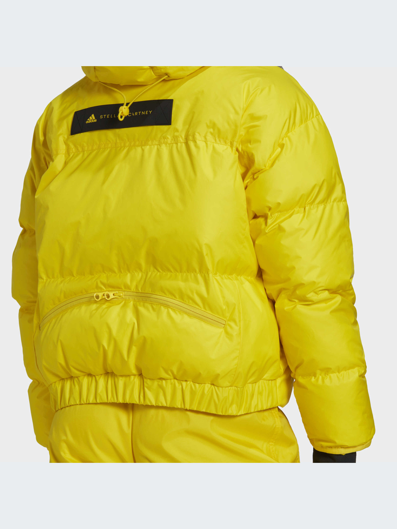 Зимняя куртка Adidas модель HG6891 Зимняя куртка Adidas модель HG6891 Фото