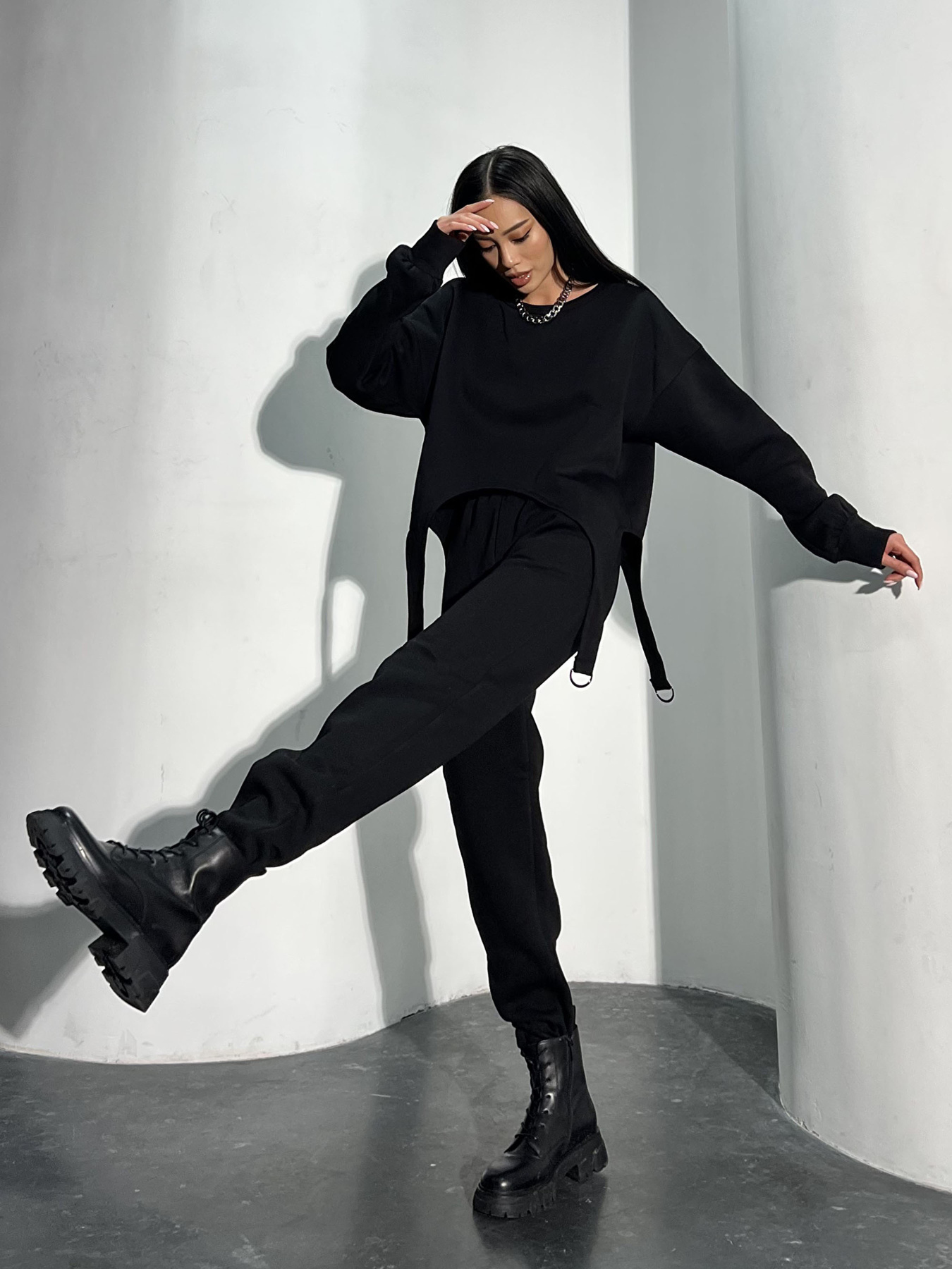 Свитшот Jadone Fashion модель Khudi_Ostin_ch Фото