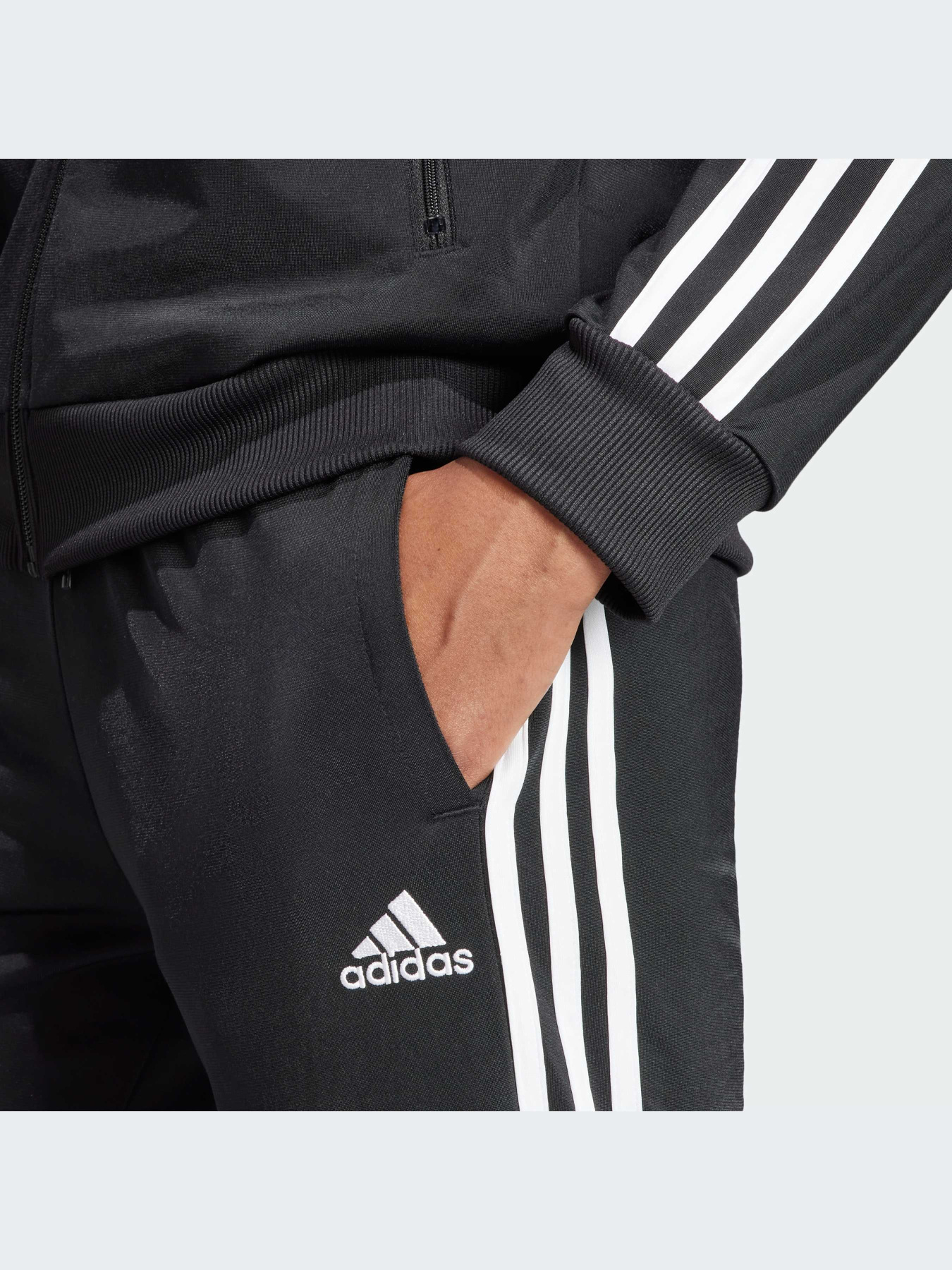 Спортивний костюм Adidas модель IJ8781 Фото