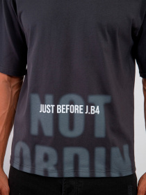 Футболка J.B4 (Just Before) модель 6MF0619 Футболка J.B4 (Just Before) модель 6MF0619 Фото