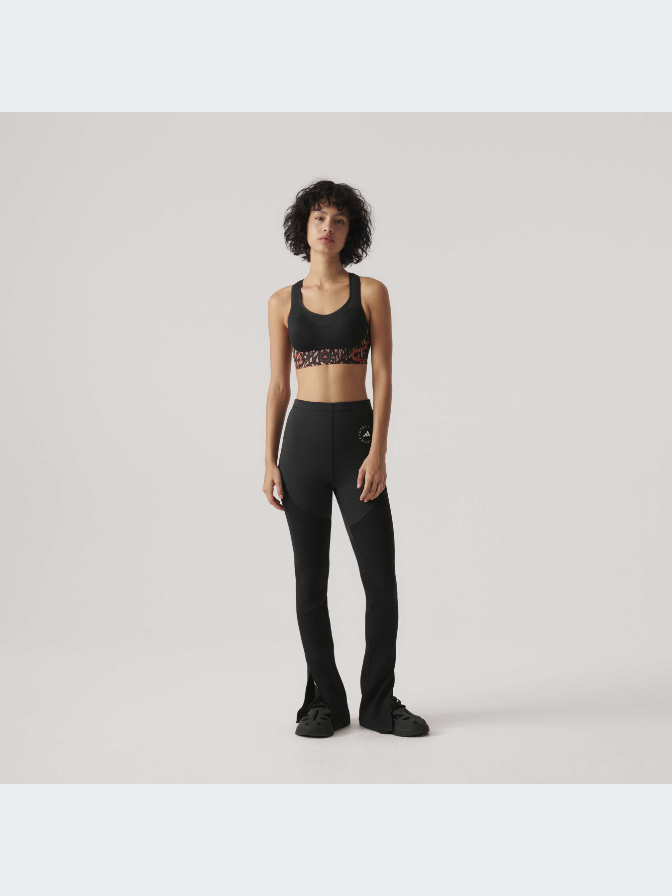 Топ спортивный Adidas модель IA9123 Фото