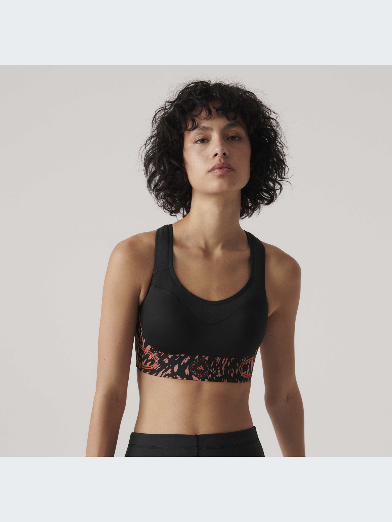 Спортивный топ Adidas модель IA9123 Фото