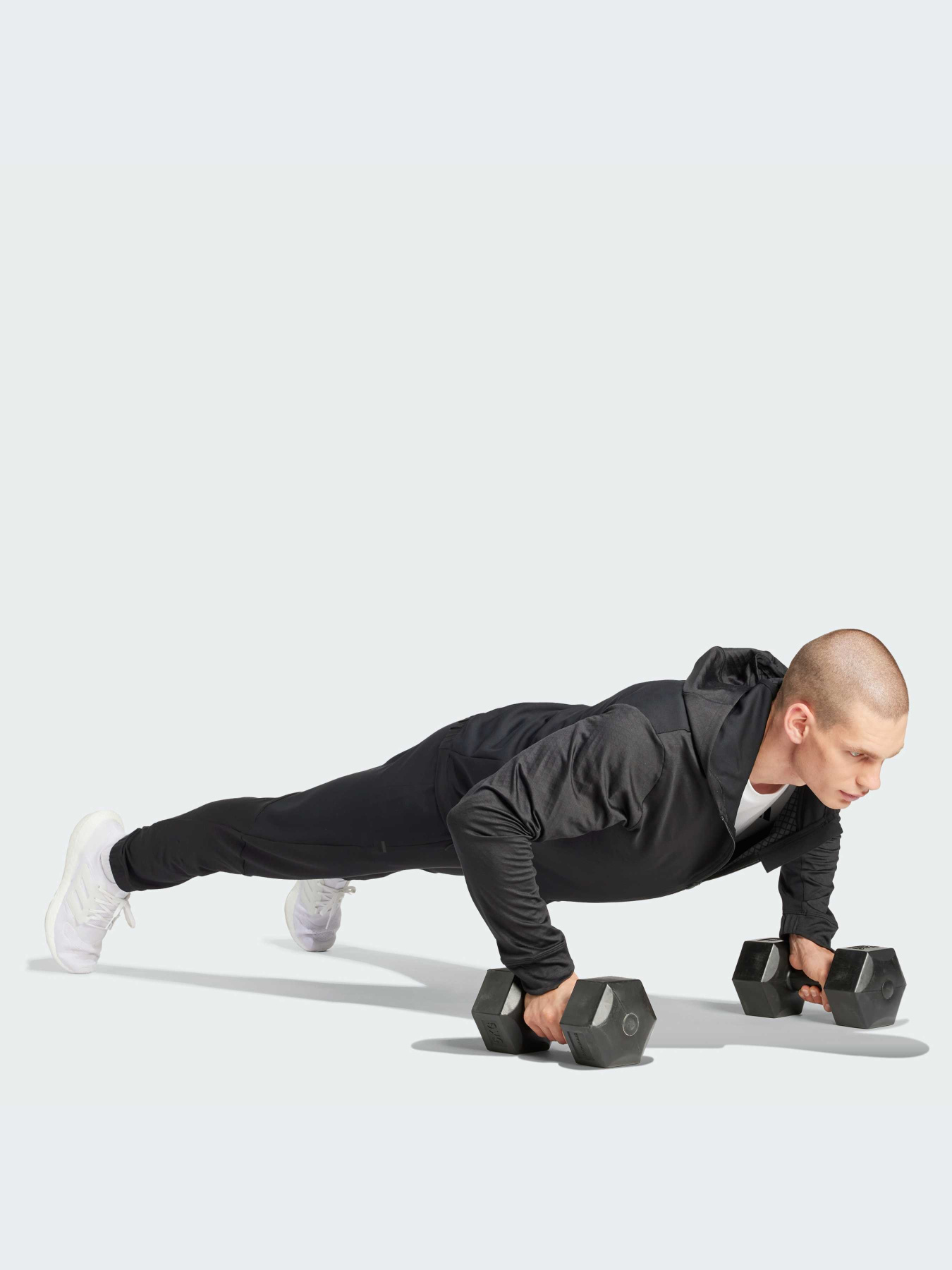 Штаны спортивные Adidas модель HY0772 Штаны спортивные Adidas модель HY0772 Фото