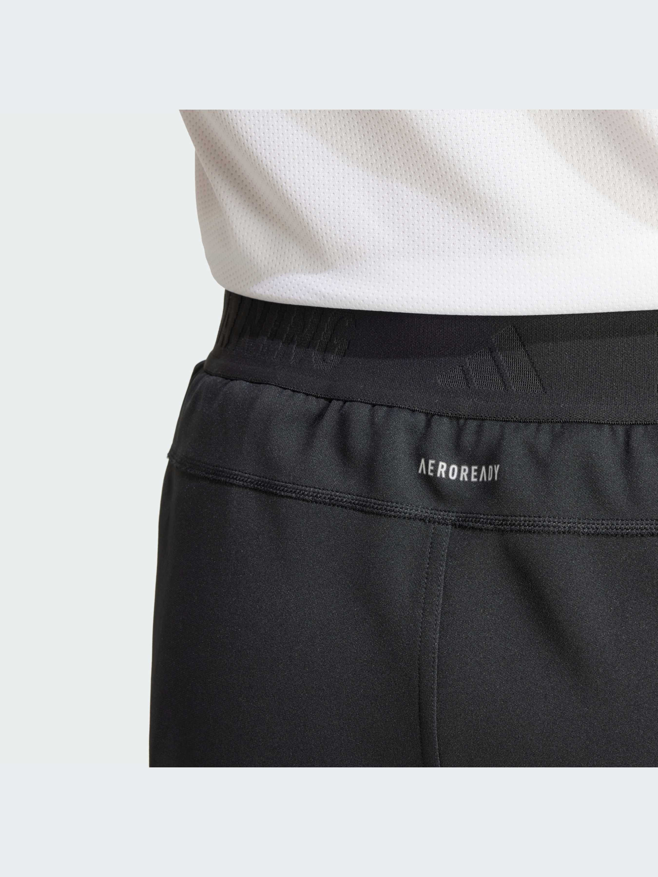 Штаны спортивные Adidas модель HY0772 Штаны спортивные Adidas модель HY0772 Фото