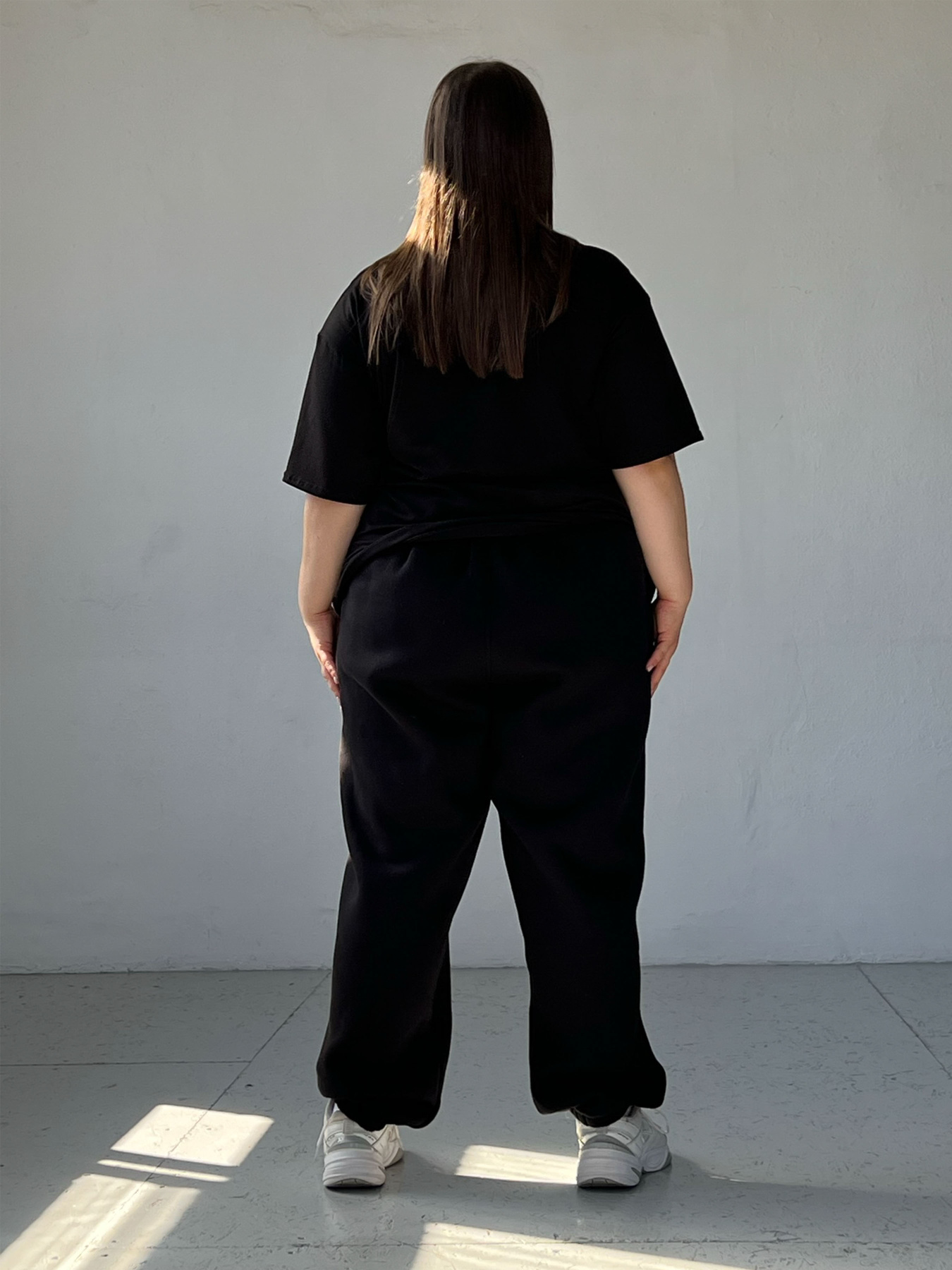 Футболка IJ модель ij-tshort-black Футболка IJ модель ij-tshort-black Фото